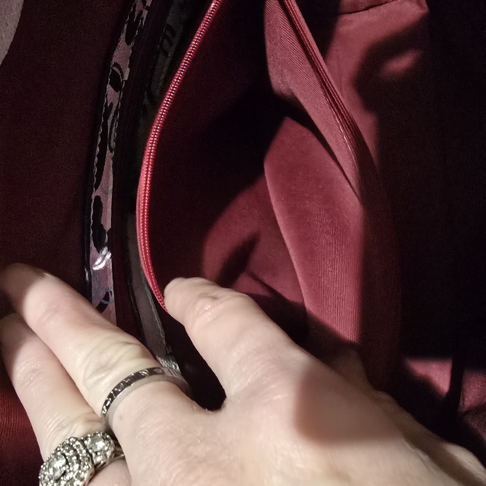 Brand new shoulder bag with tags on the bigger bag - Picture 4 of 16
